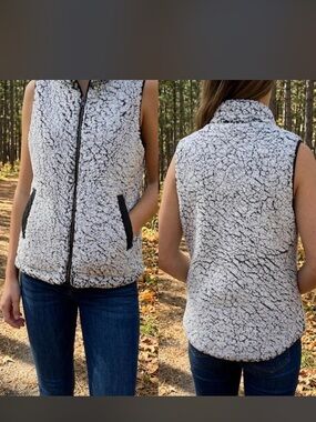 Studio 1940 Cream Sherpa Zip Vest with Black Trim